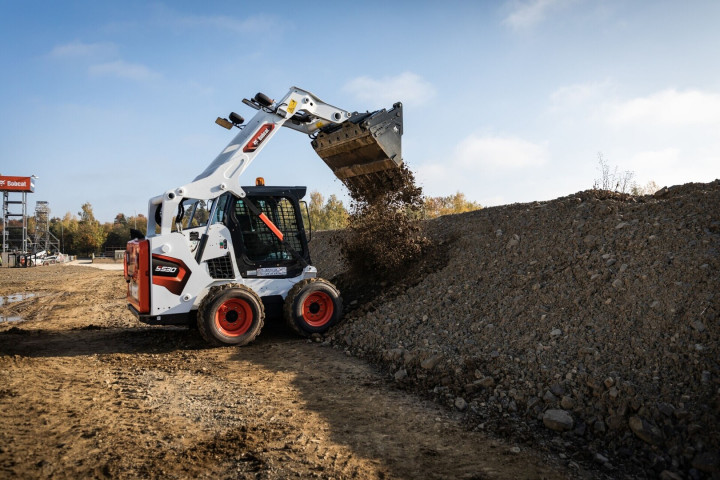 hwgosk40km-large-ssl-s530-bucket-construction-141019-27_1920_1080_fit__95_jpg
